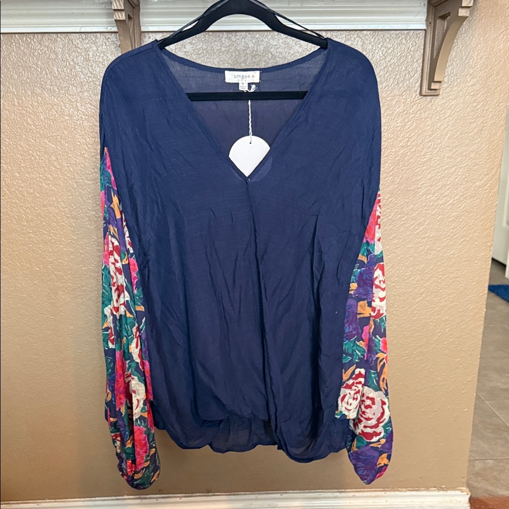 Umgee XL Navy V-Neck Tunic with Floral Balloon Sleeves